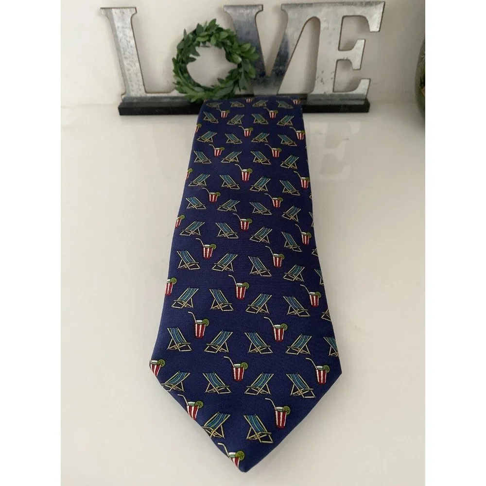 Aquascutum 100% Silk Tie Navy Blue Made in England Cool Beach Theme Vintage 3.75
